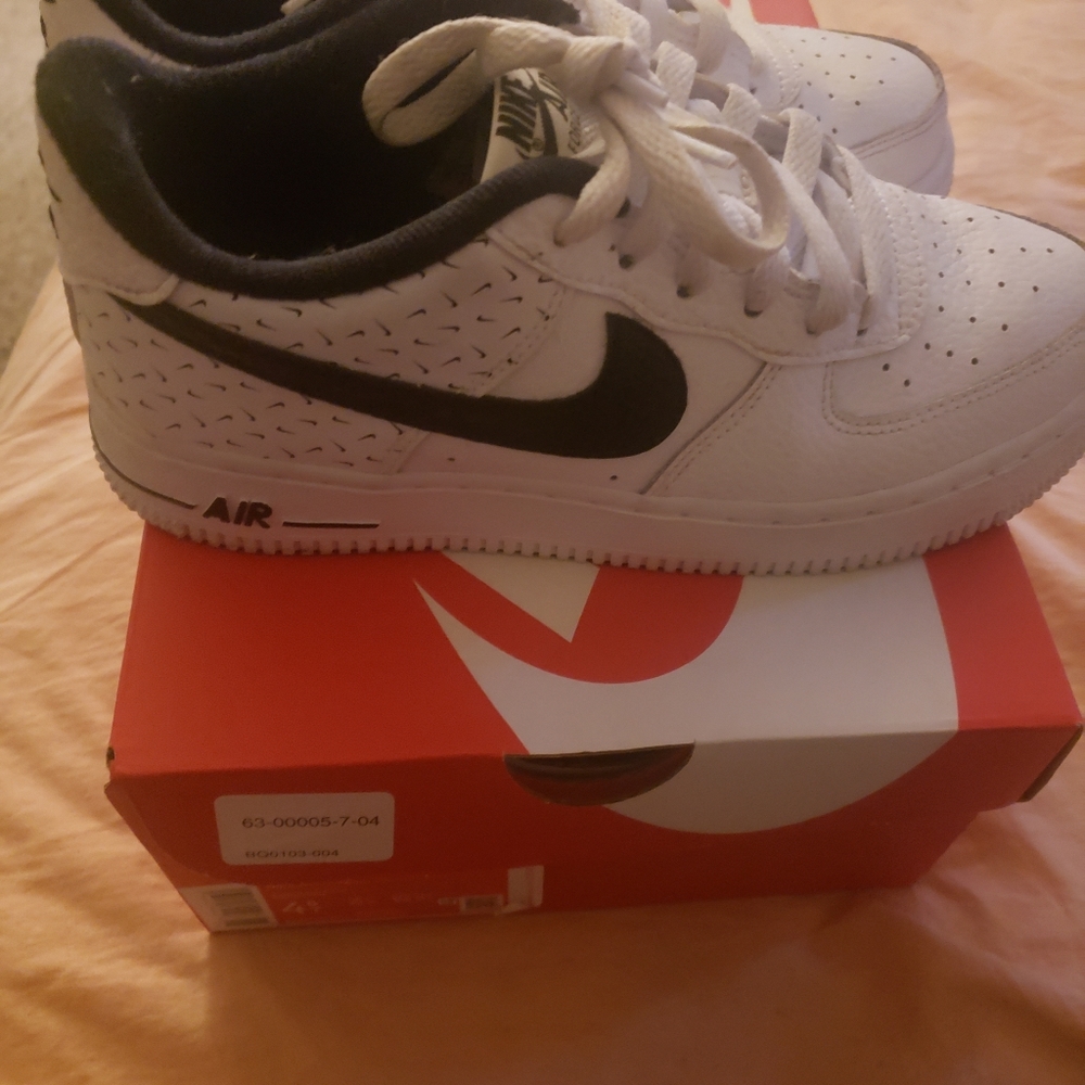 Air force 1 size 4 1/2 youth